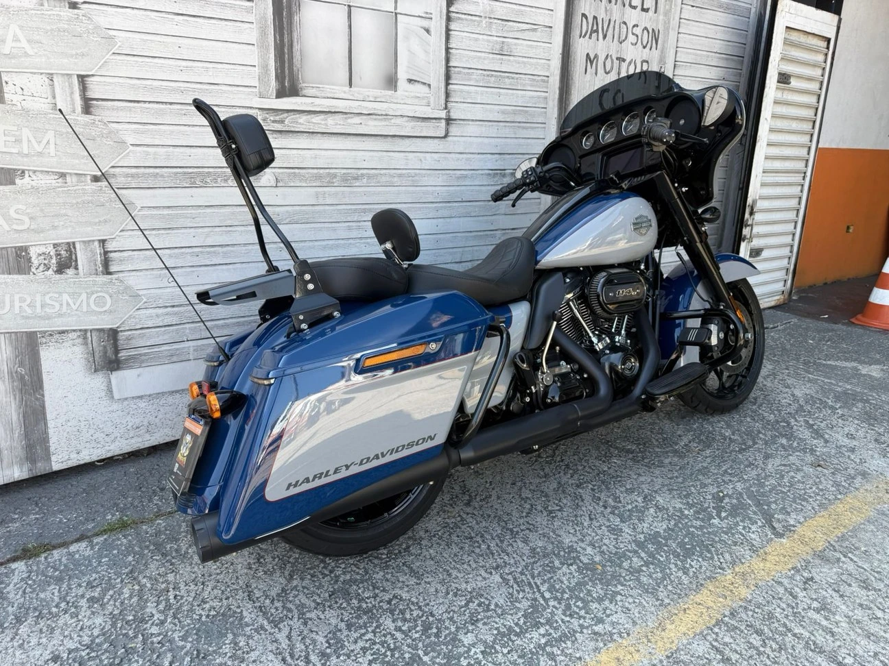 HARLEY-DAVIDSON STREET GLIDE SPECIAL