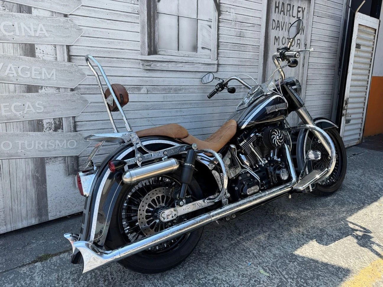 HARLEY-DAVIDSON SOFTAIL DELUXE