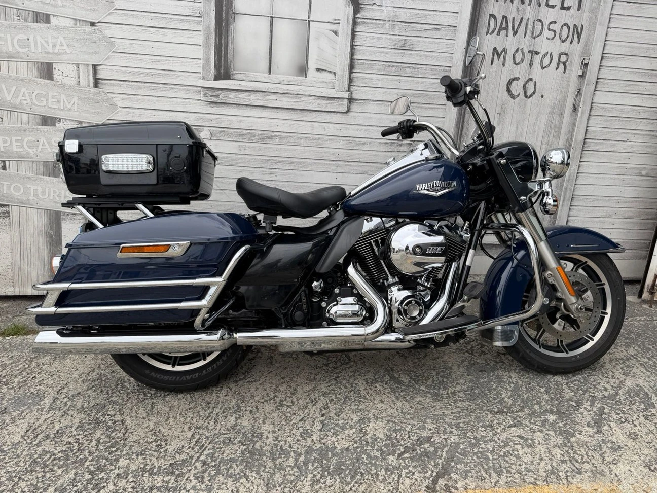 HARLEY-DAVIDSON ROAD KING POLICE FLHP