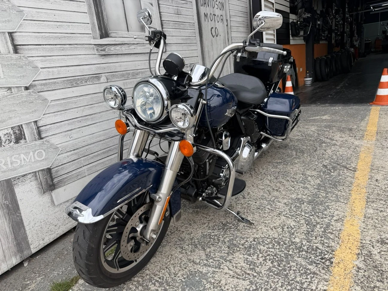 HARLEY-DAVIDSON ROAD KING POLICE FLHP