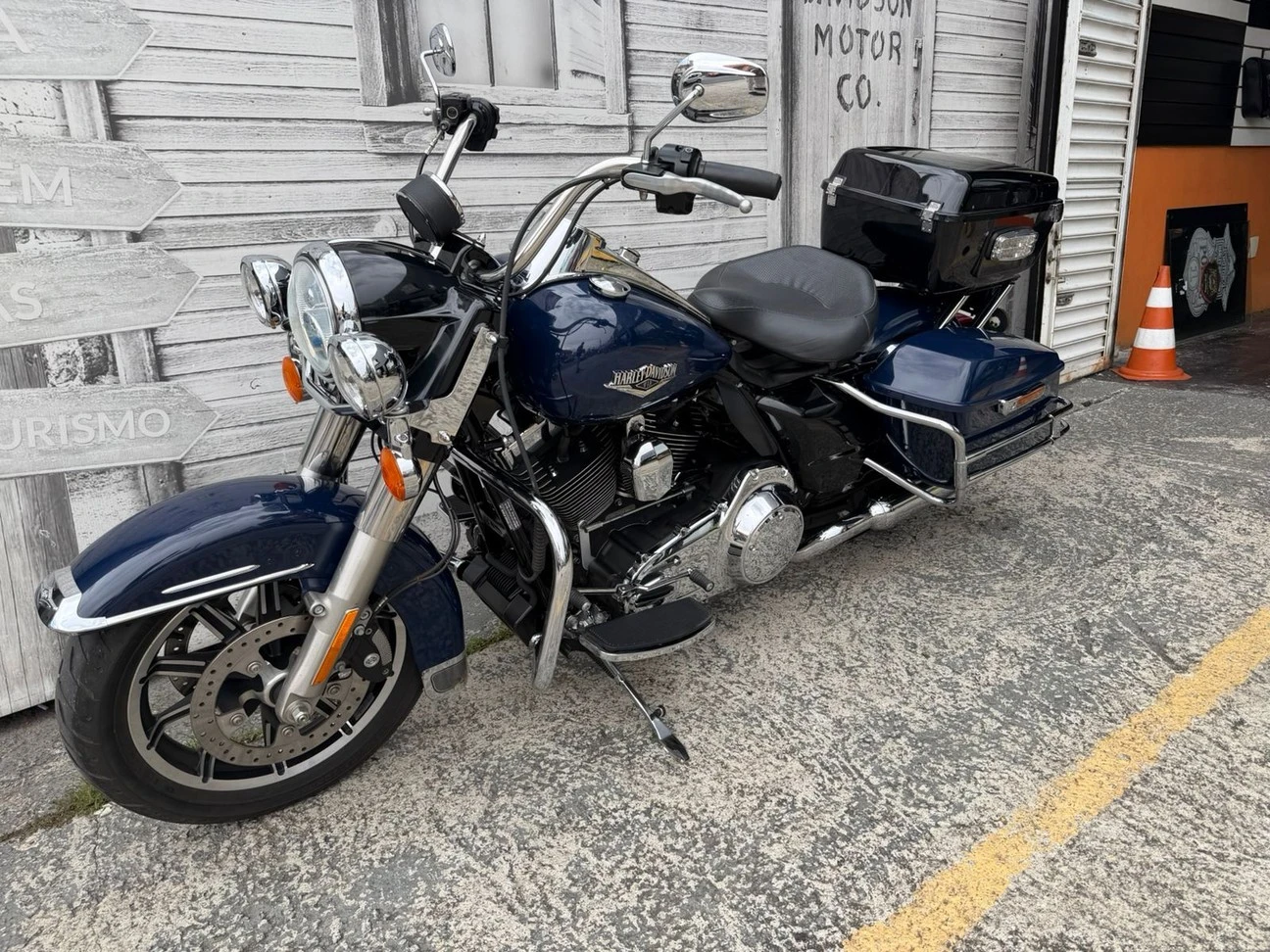HARLEY-DAVIDSON ROAD KING POLICE FLHP