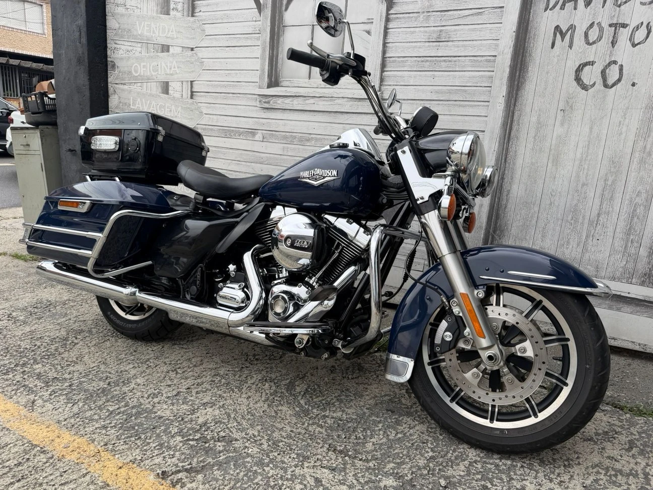 HARLEY-DAVIDSON ROAD KING POLICE FLHP