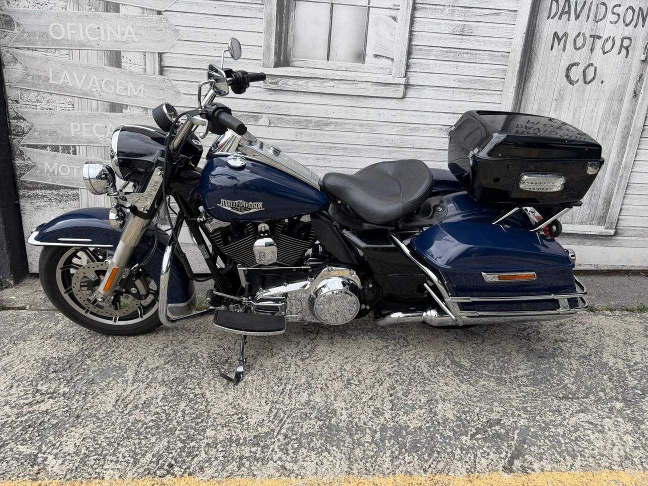 HARLEY-DAVIDSON ROAD KING POLICE FLHP