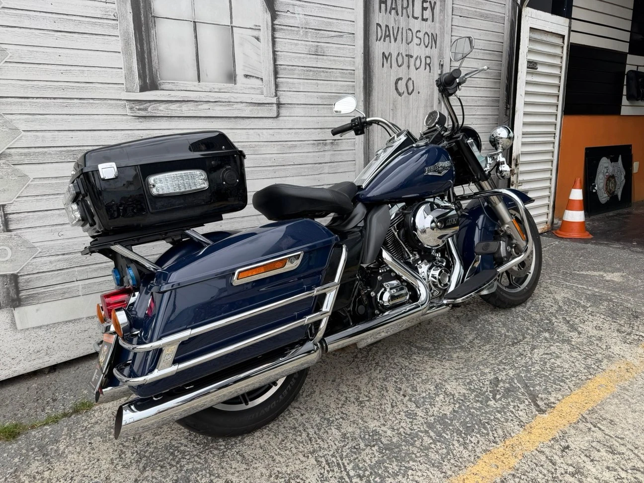 HARLEY-DAVIDSON ROAD KING POLICE FLHP