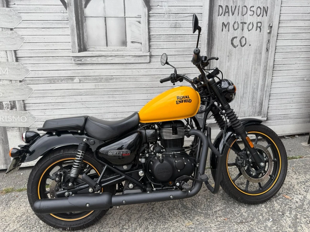 ROYAL ENFIELD METEOR 350 FIREBALL