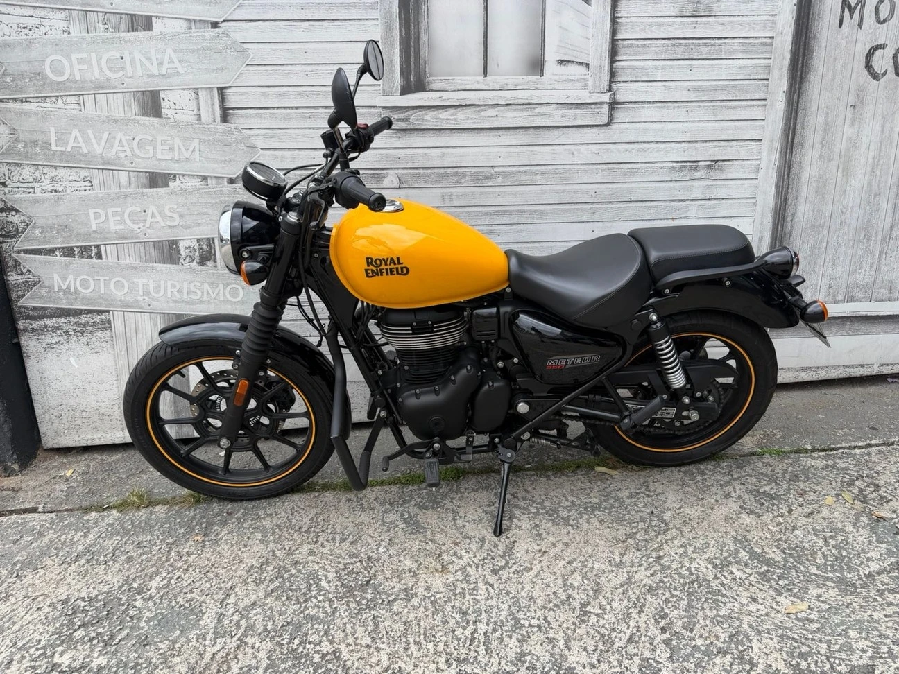 ROYAL ENFIELD METEOR 350 FIREBALL