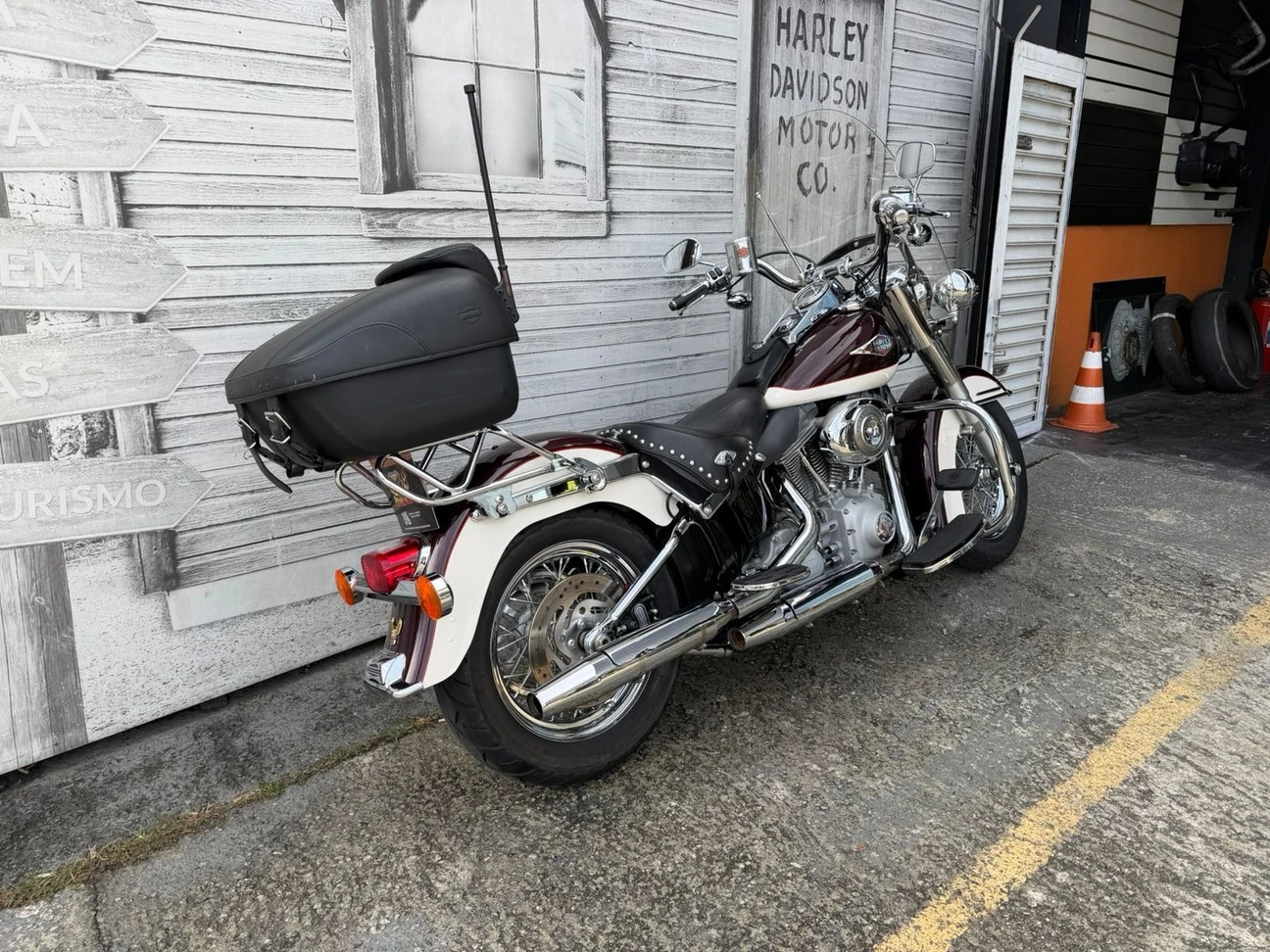 HARLEY-DAVIDSON HERITAGE SOFTAIL CUSTOM