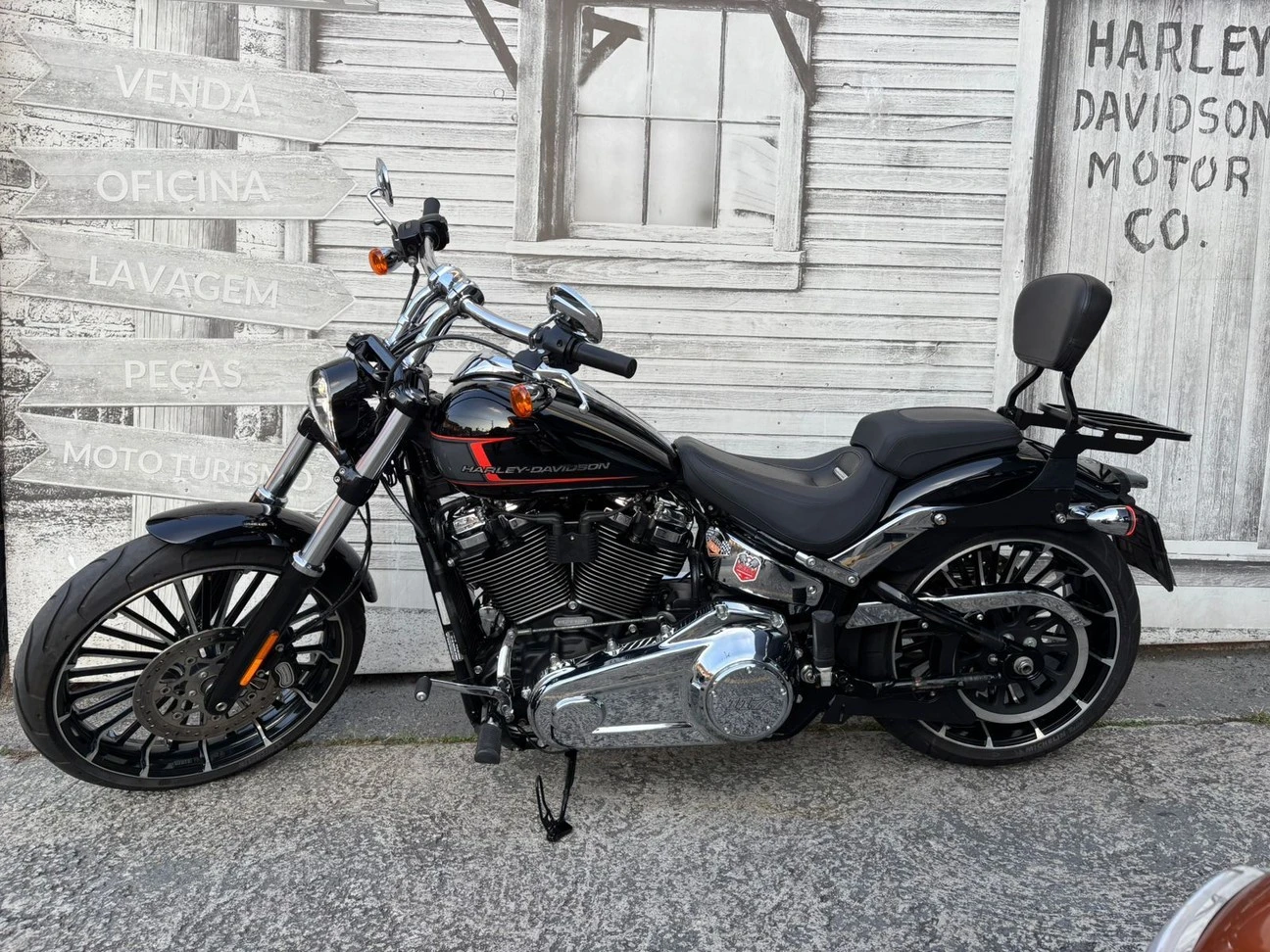 SOFTAIL BREAKOUT 