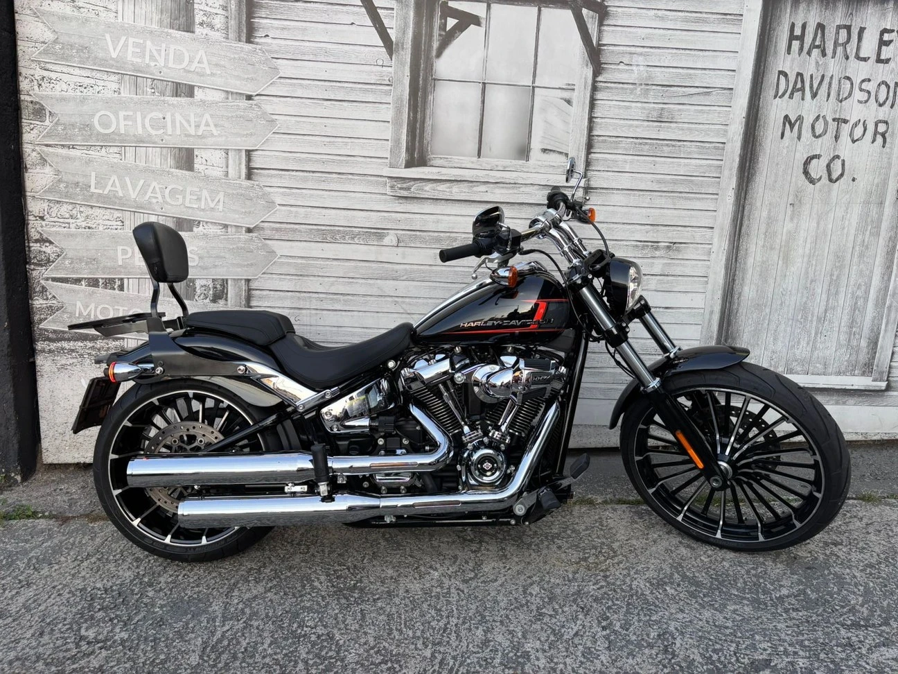 SOFTAIL BREAKOUT 