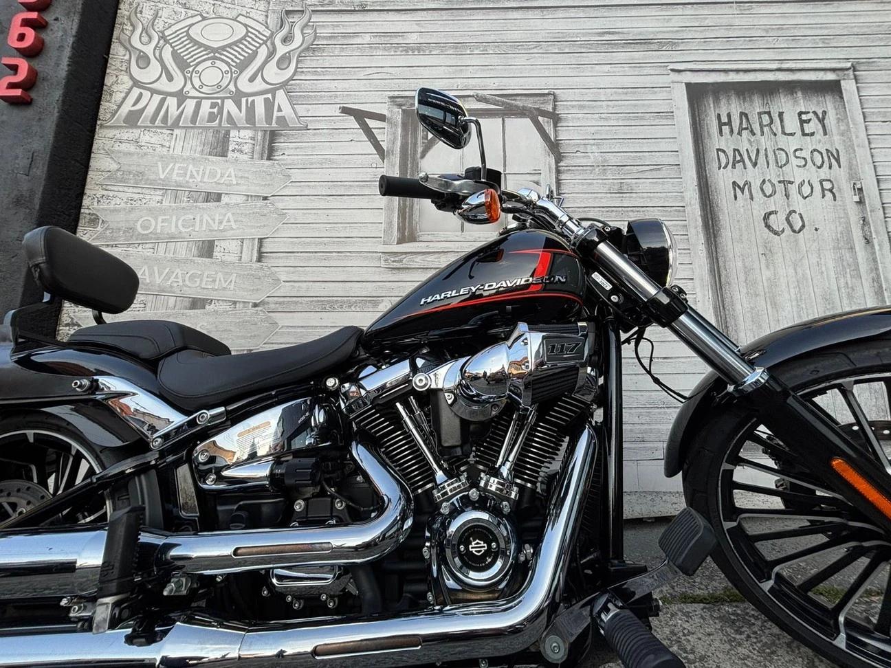 SOFTAIL BREAKOUT 