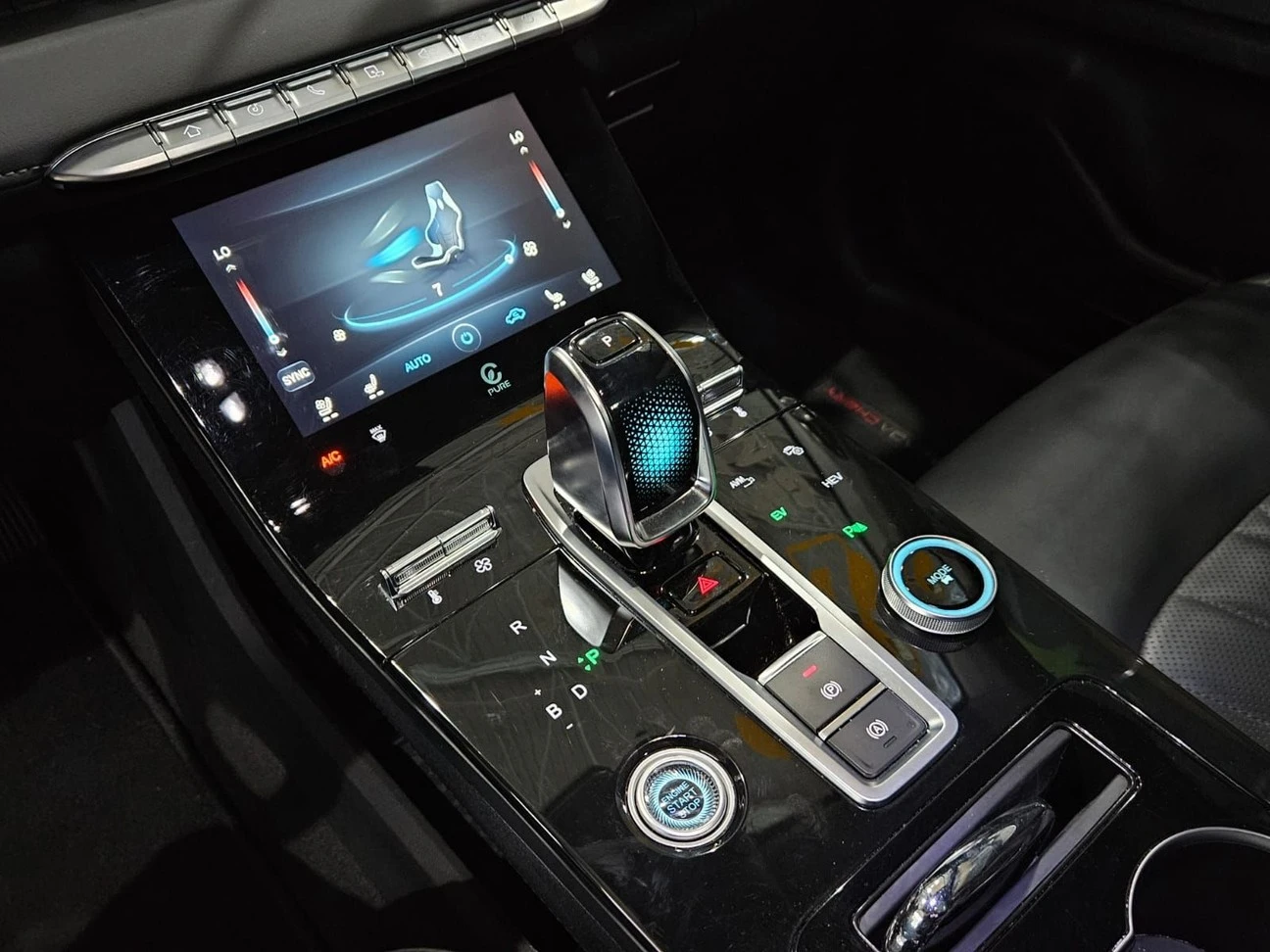 CHERY TIGGO 8