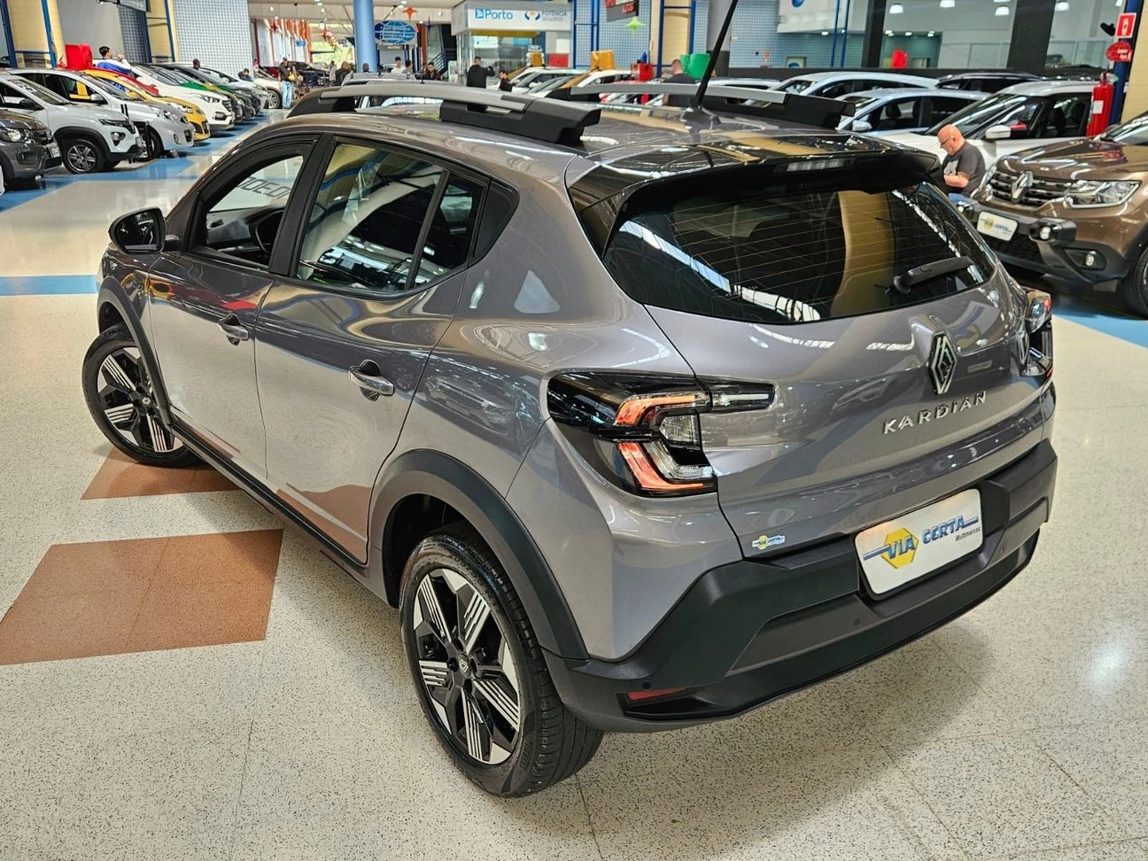 RENAULT JUVAQUATRE