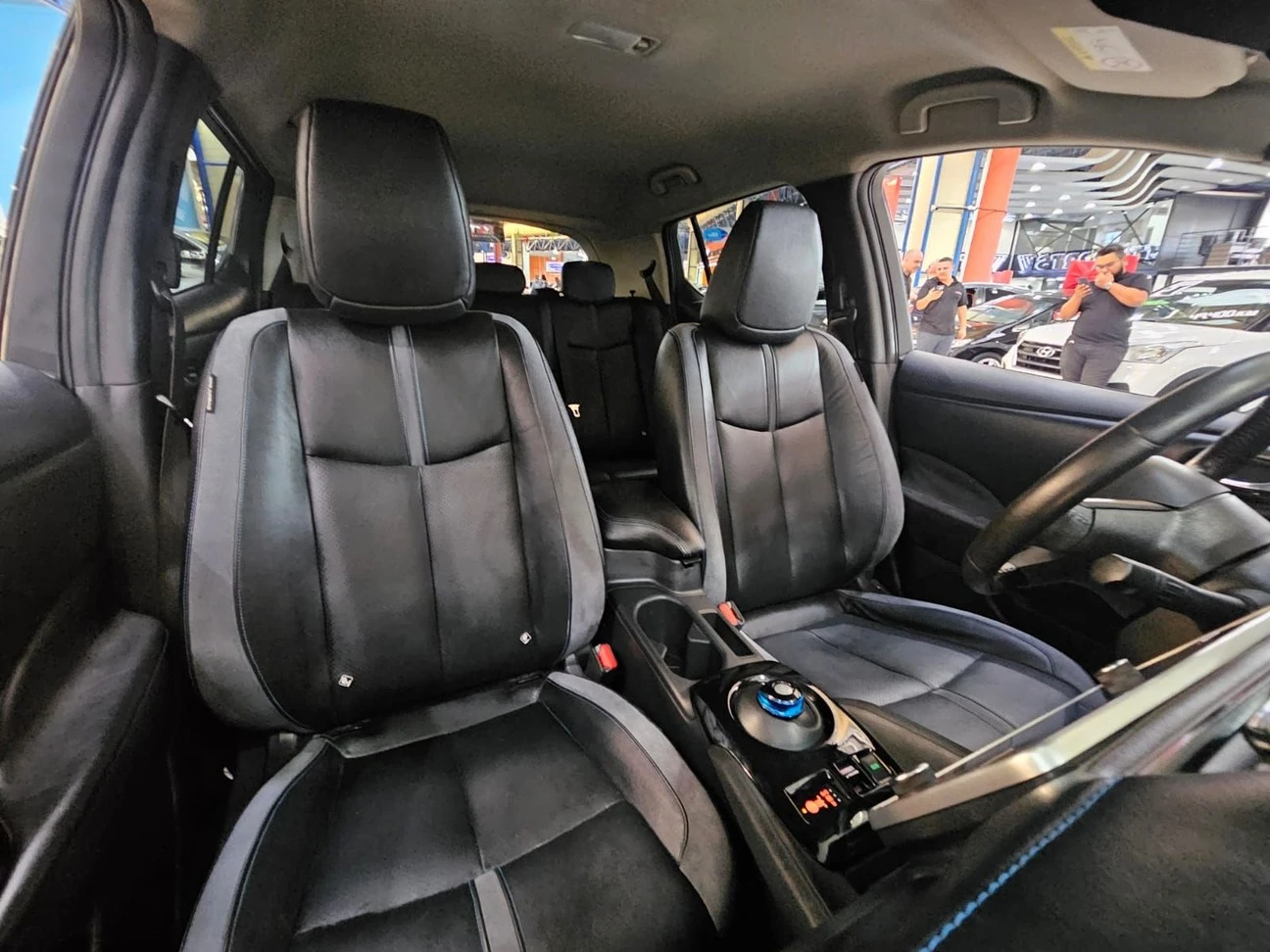 NISSAN LEAF
