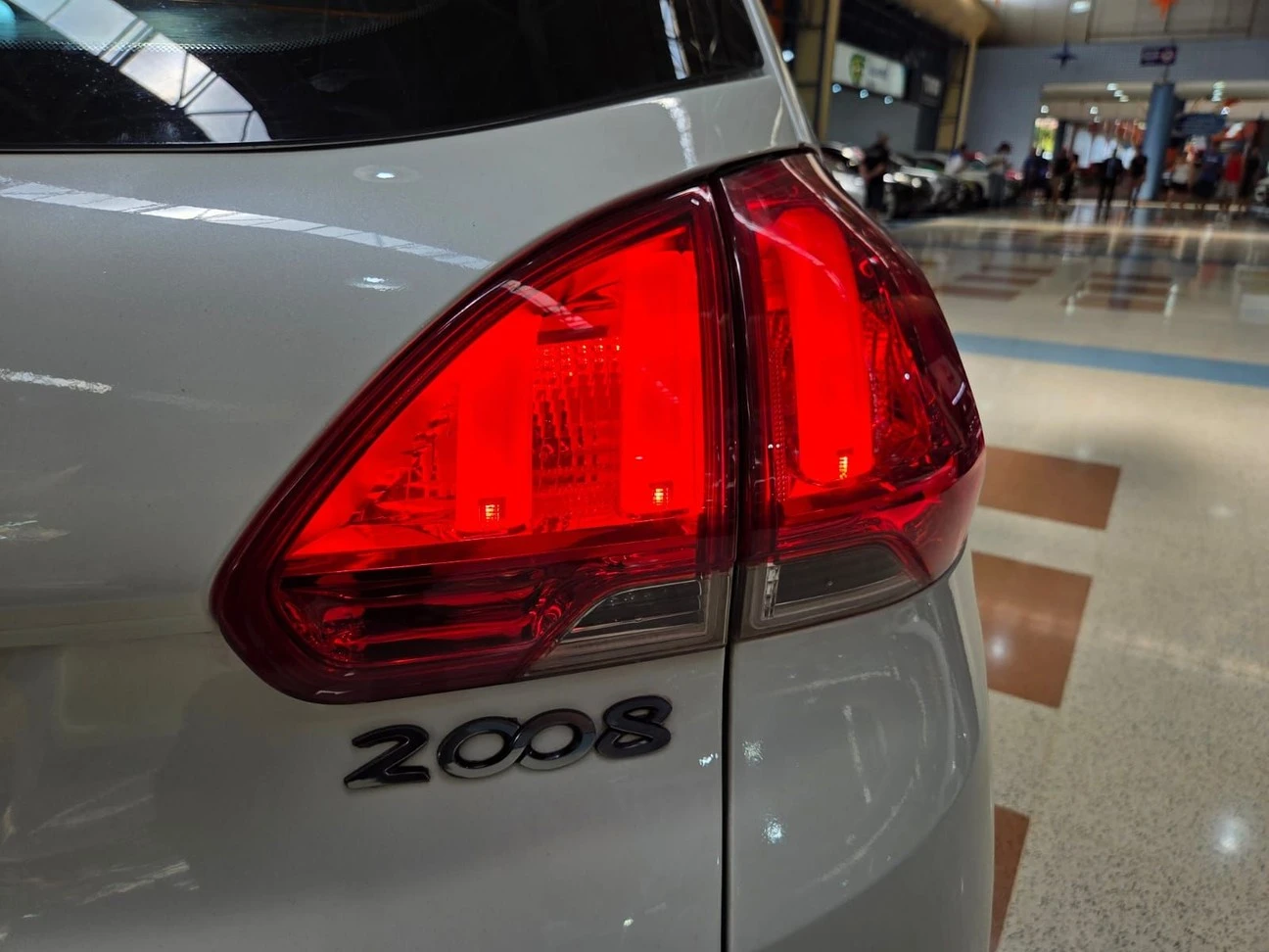 PEUGEOT 2008
