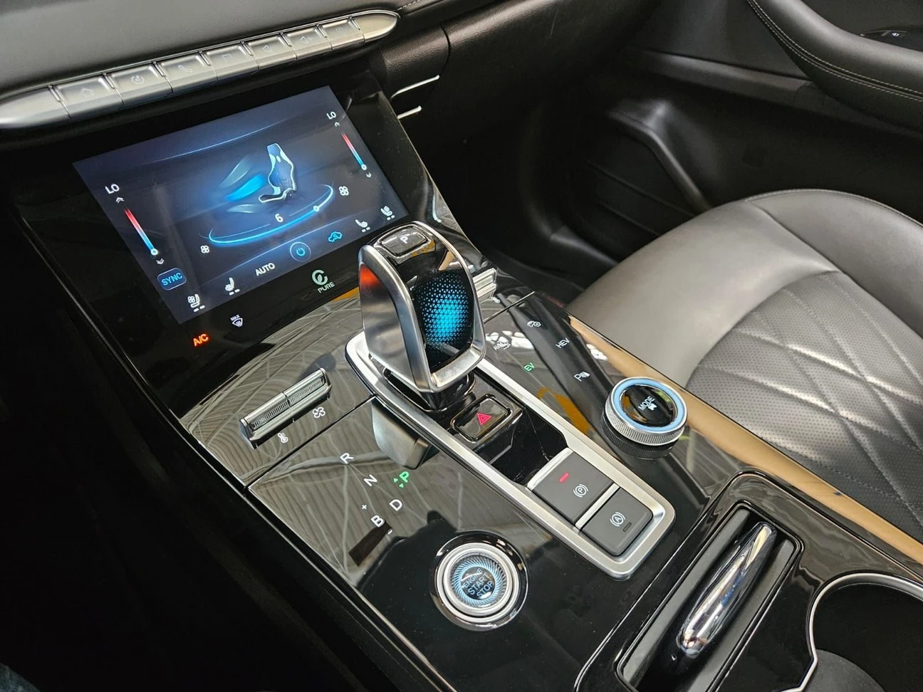 CHERY TIGGO 8