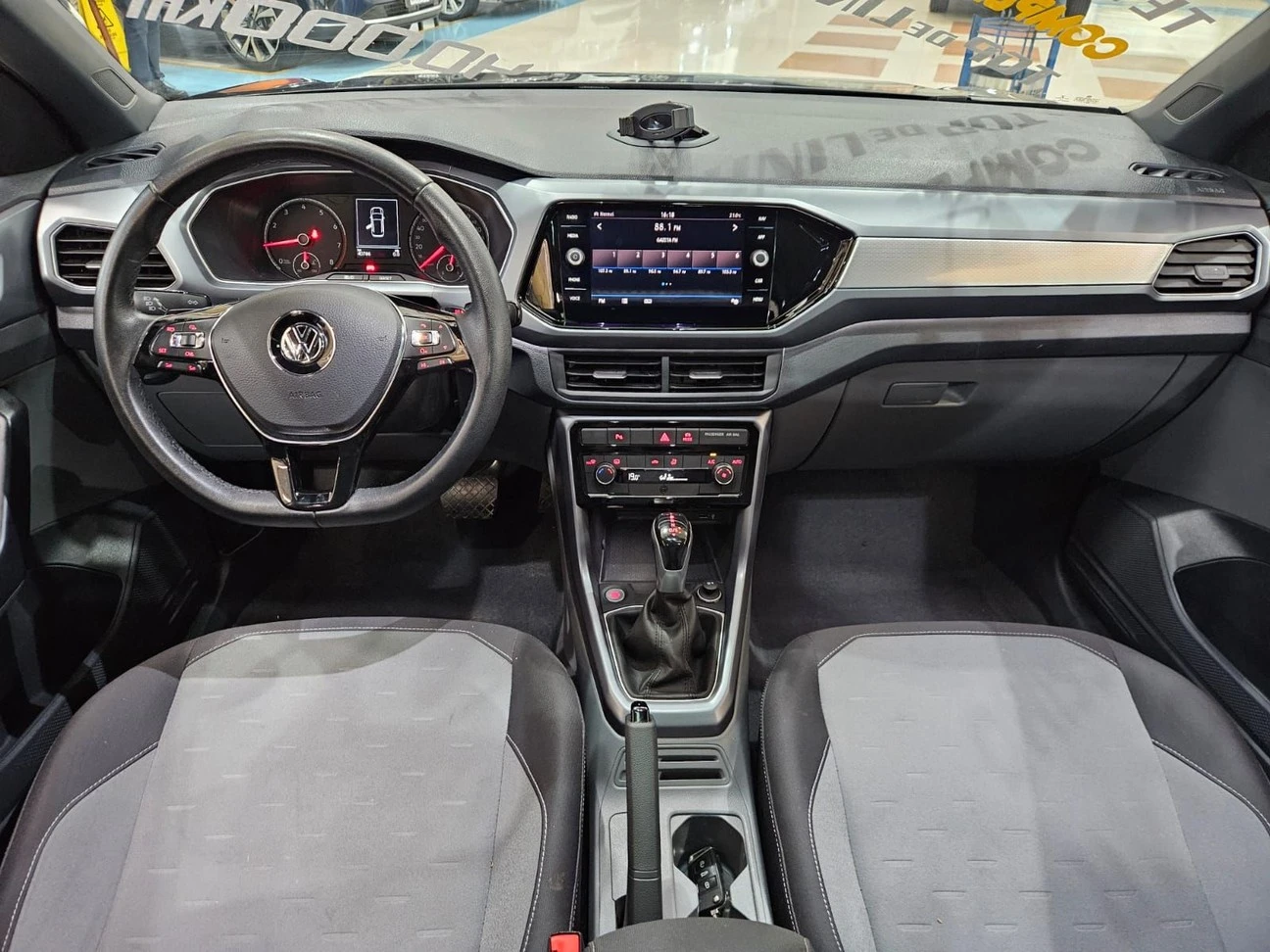 VOLKSWAGEN T-CROSS