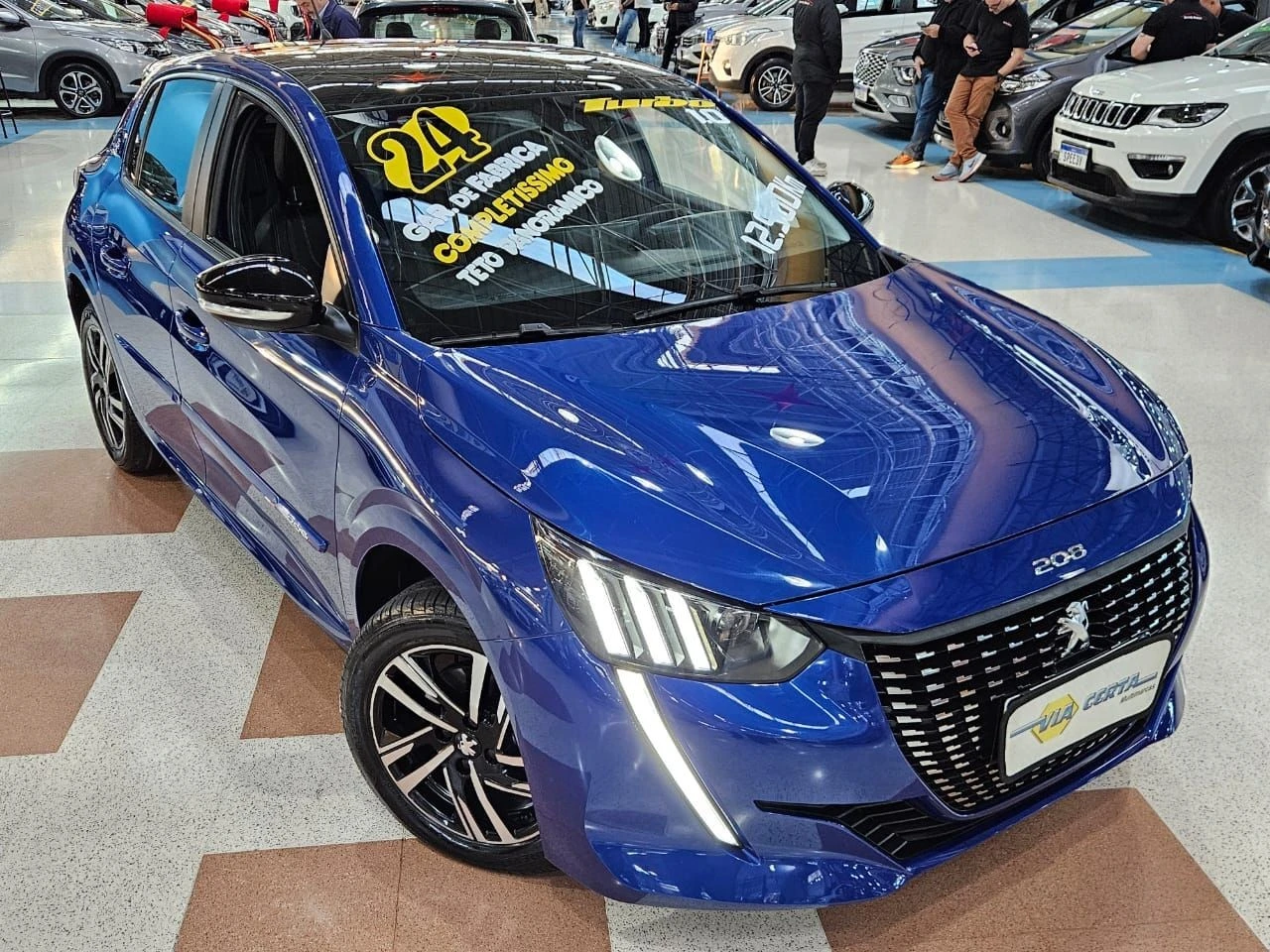 PEUGEOT 208