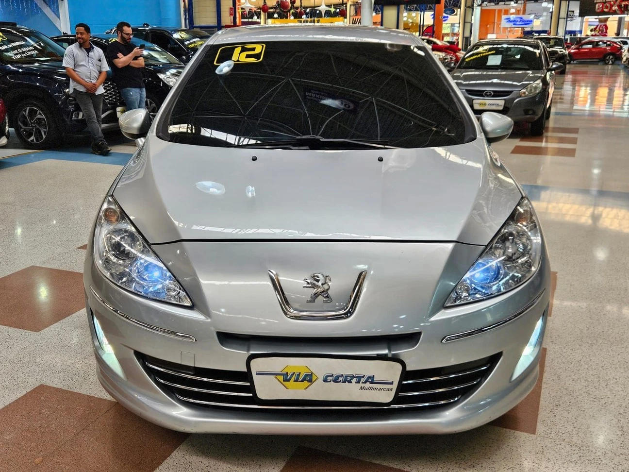 PEUGEOT 408