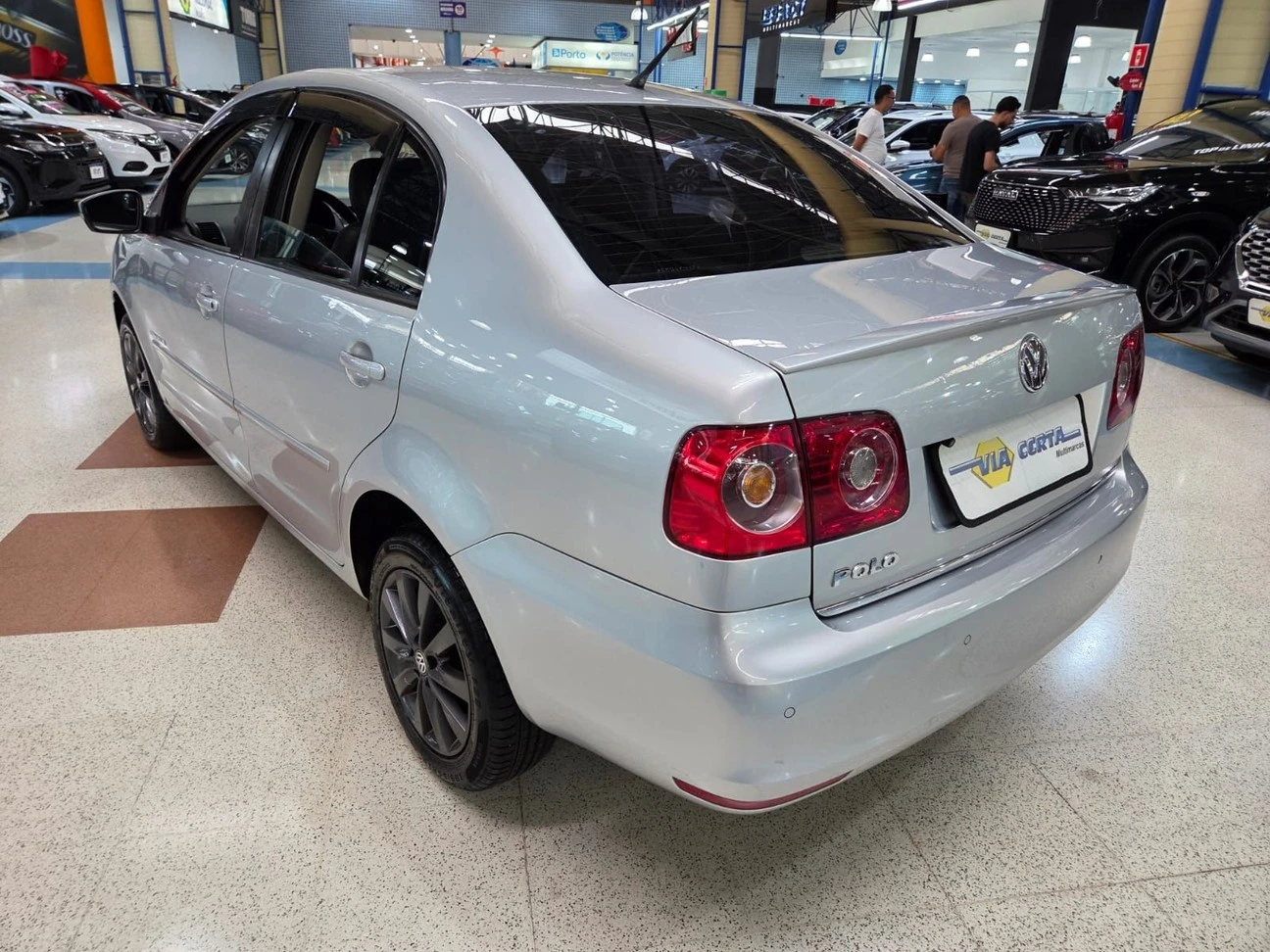 VOLKSWAGEN POLO SEDAN