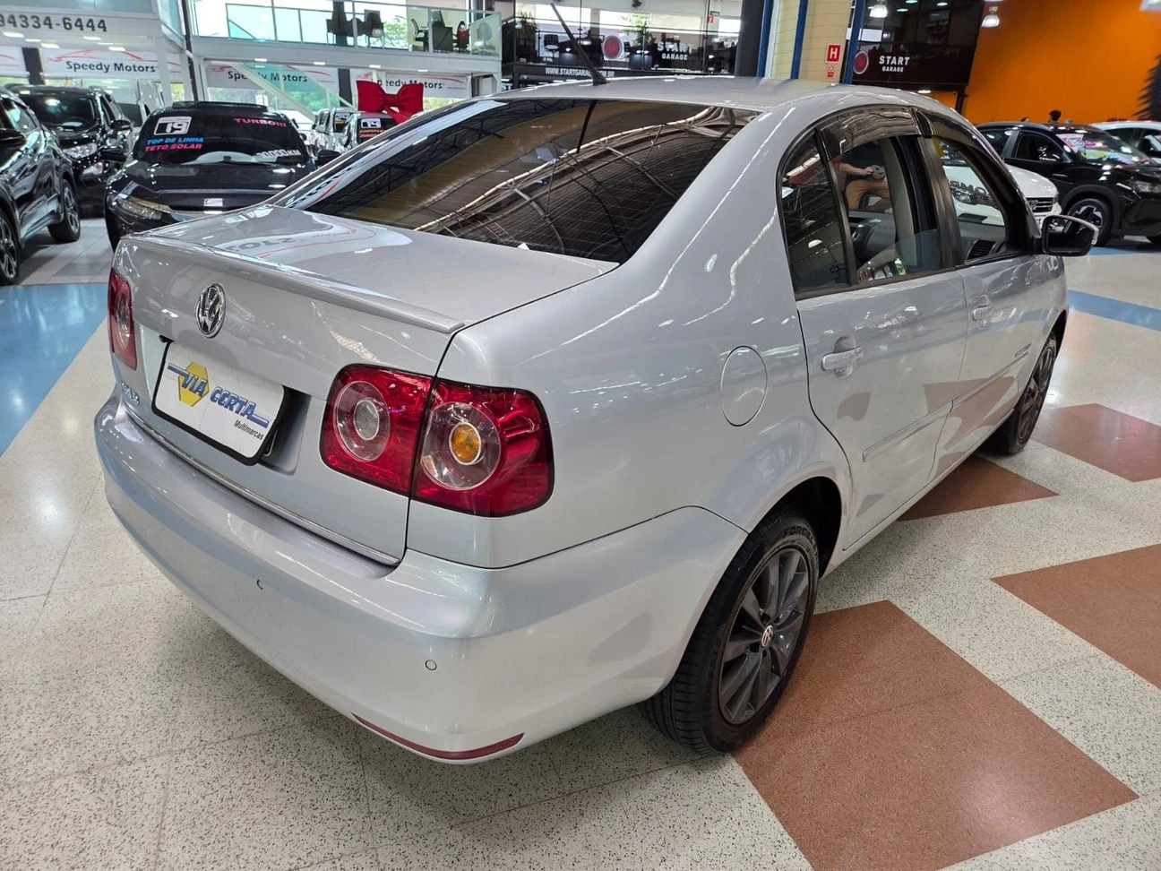 VOLKSWAGEN POLO SEDAN