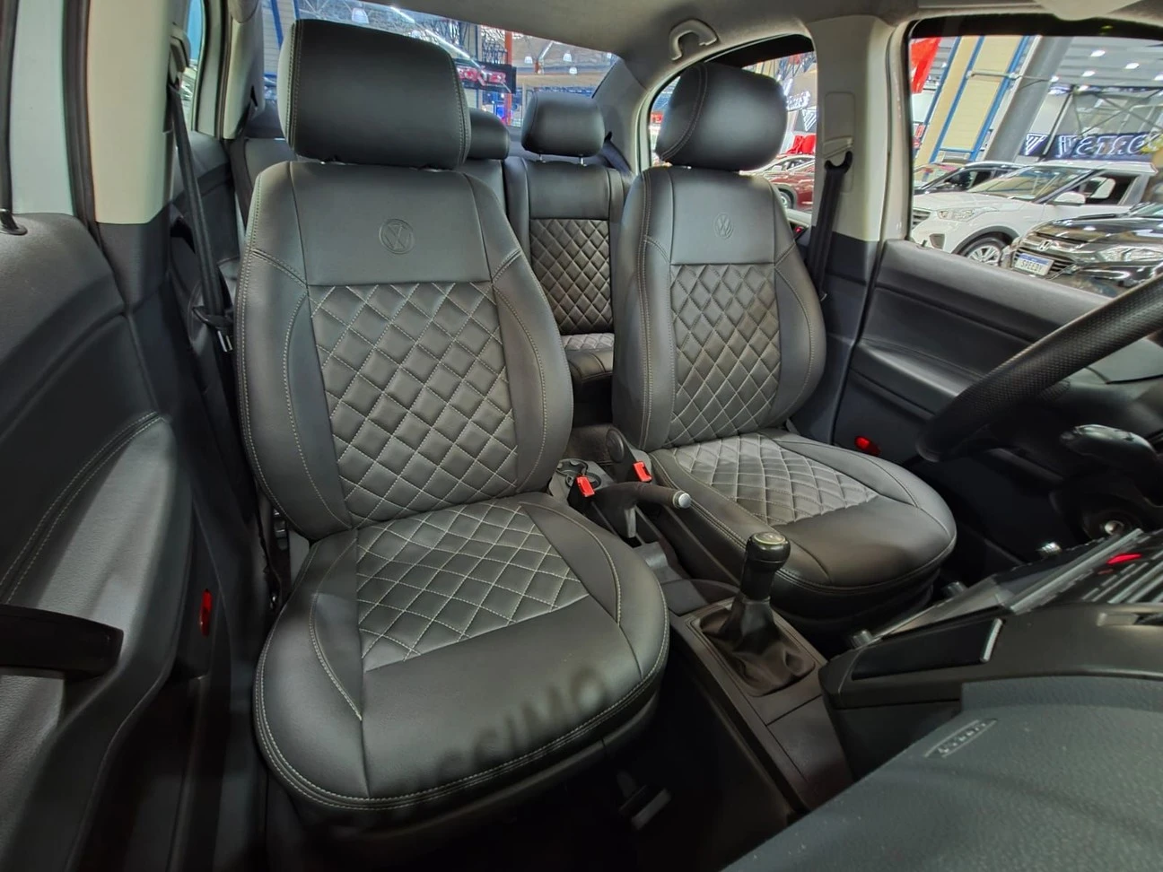 VOLKSWAGEN POLO SEDAN