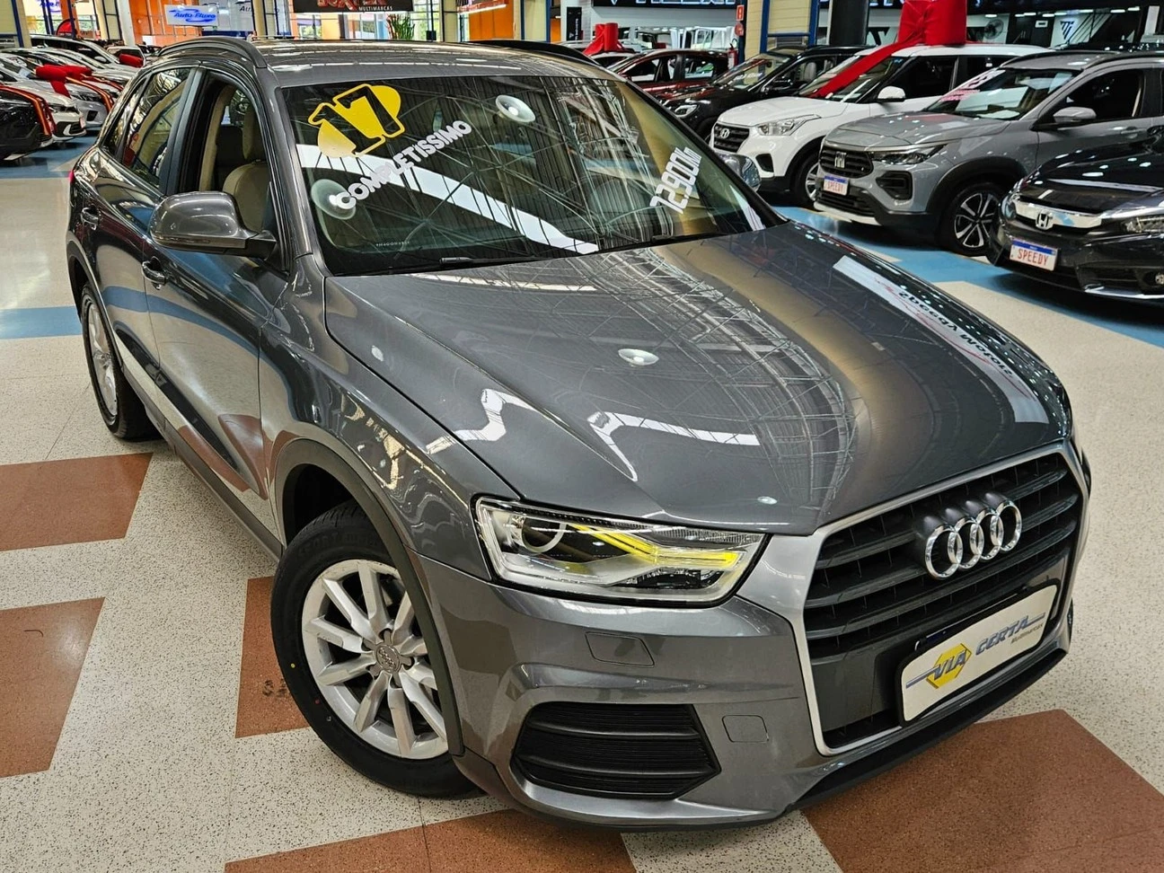 AUDI Q3
