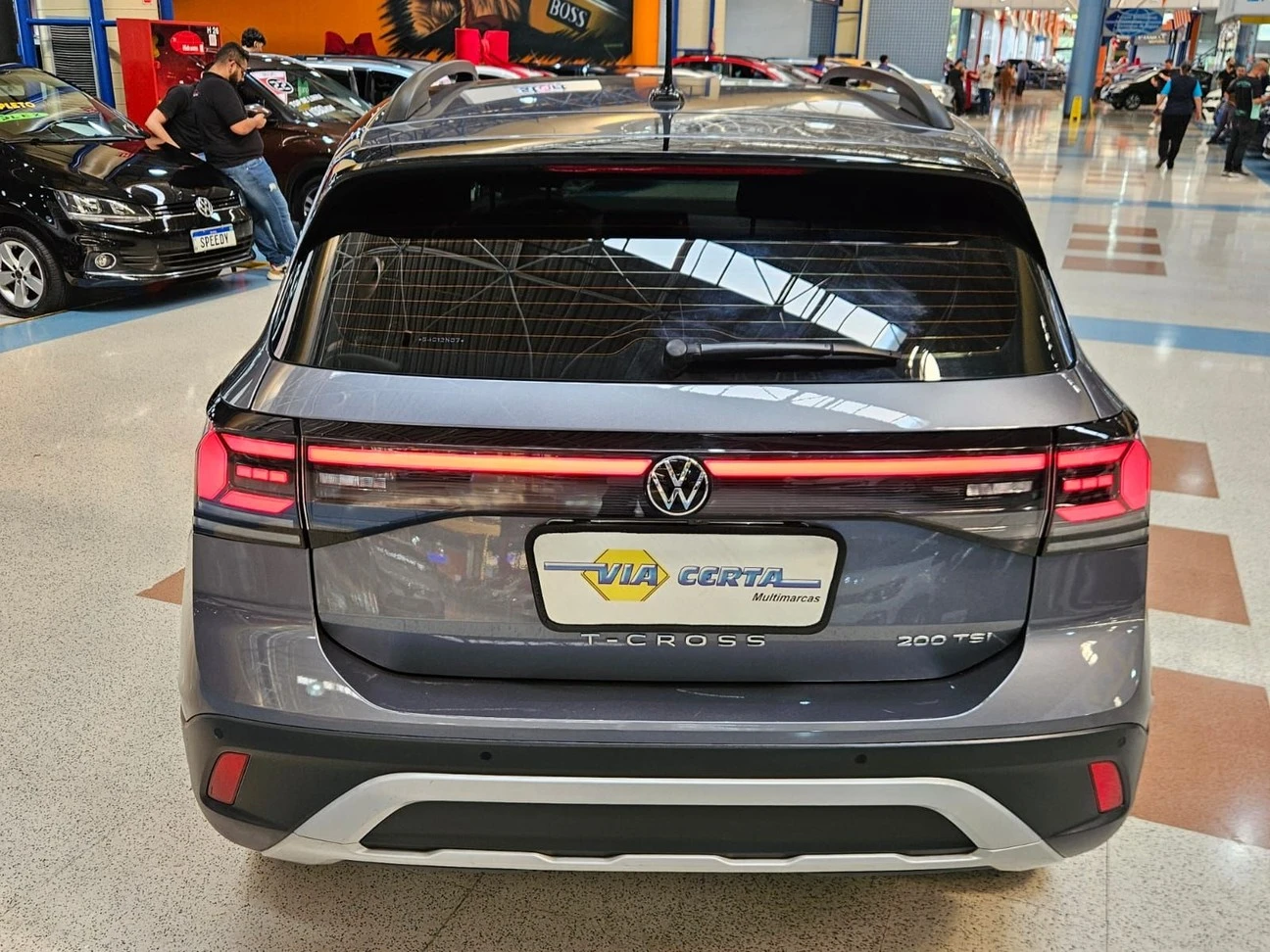 VOLKSWAGEN T-CROSS
