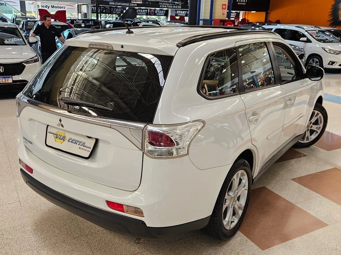 MITSUBISHI OUTLANDER