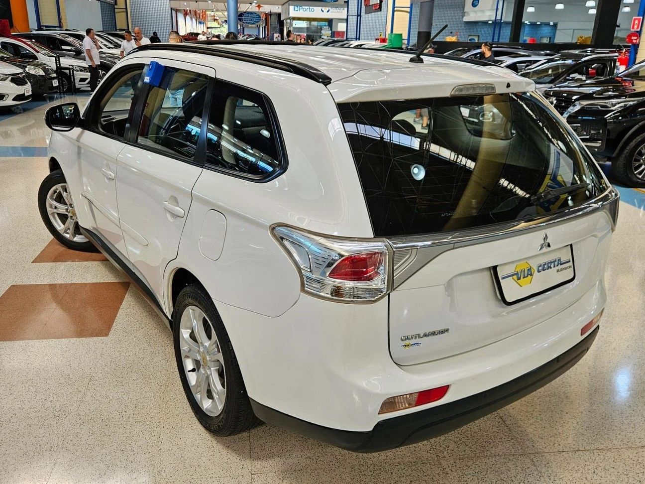 MITSUBISHI OUTLANDER