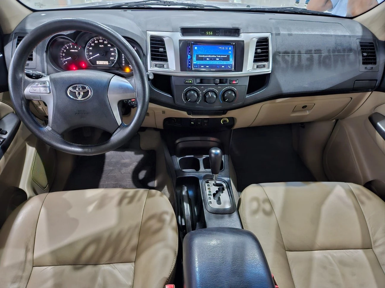 TOYOTA HILUX SW4