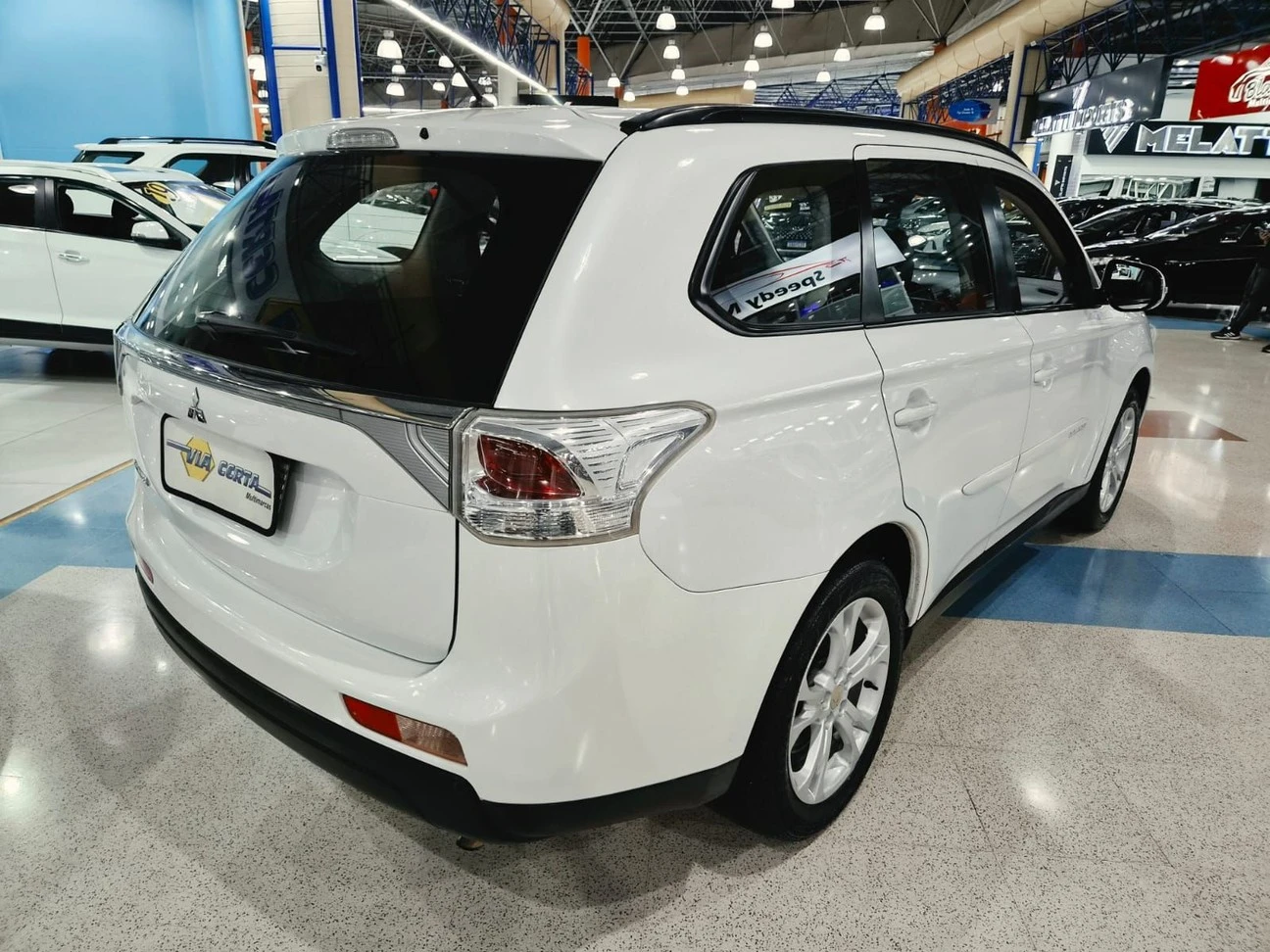 MITSUBISHI OUTLANDER