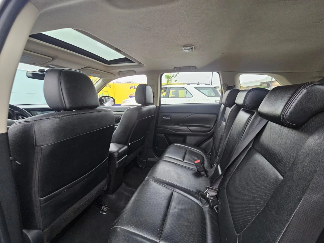 MITSUBISHI OUTLANDER