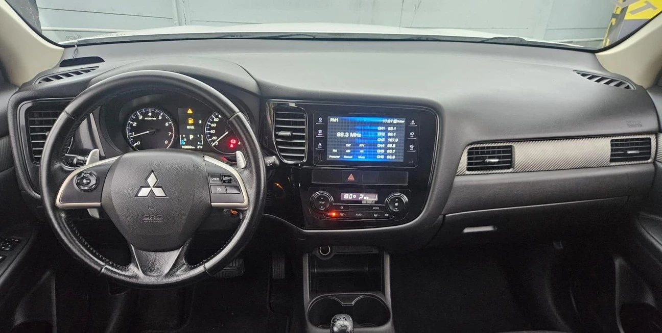 MITSUBISHI OUTLANDER