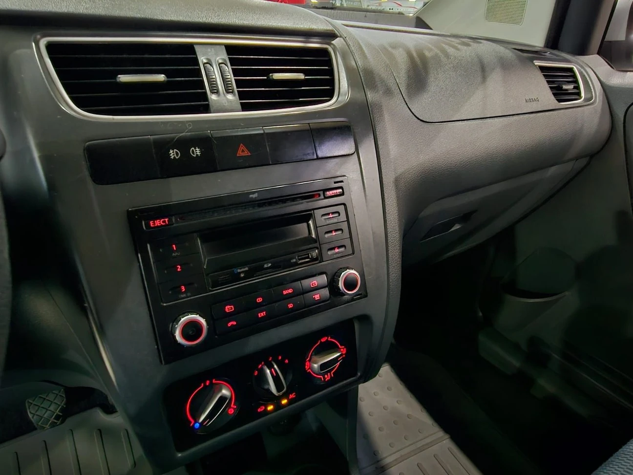 VOLKSWAGEN FOX