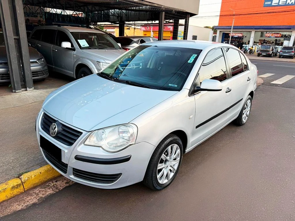 VOLKSWAGEN POLO SEDAN
