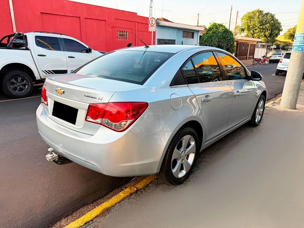CHEVROLET CRUZE