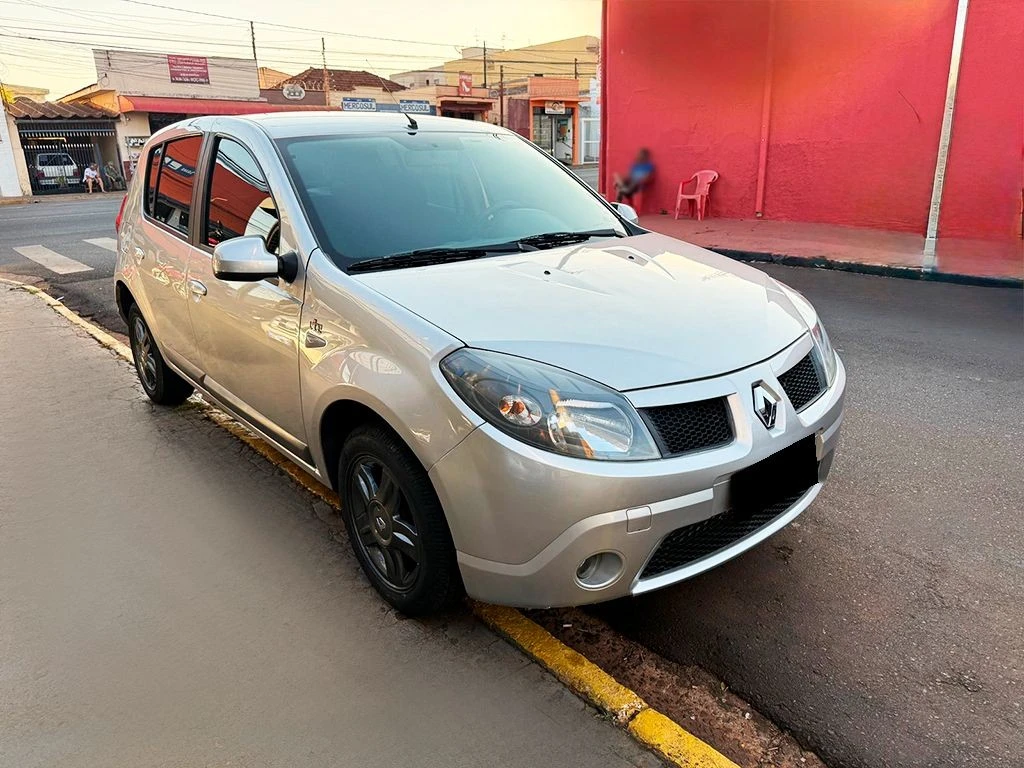 RENAULT SANDERO