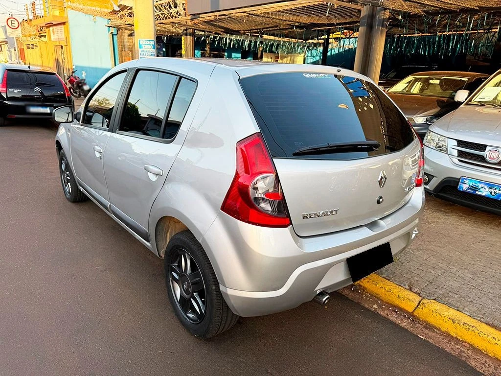 RENAULT SANDERO