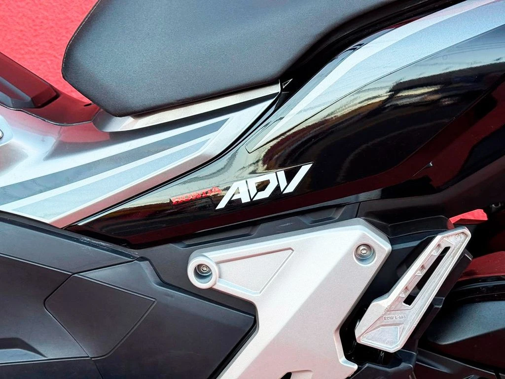 HONDA ADV