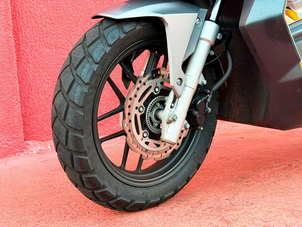 HONDA ADV