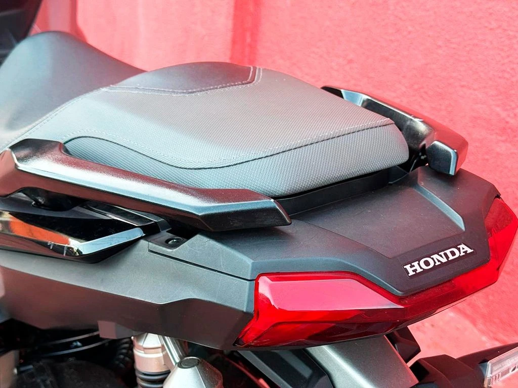 HONDA ADV