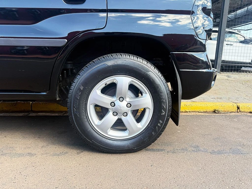 MITSUBISHI PAJERO TR4