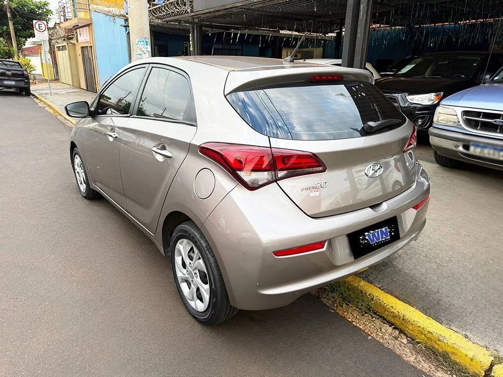 HYUNDAI HB20