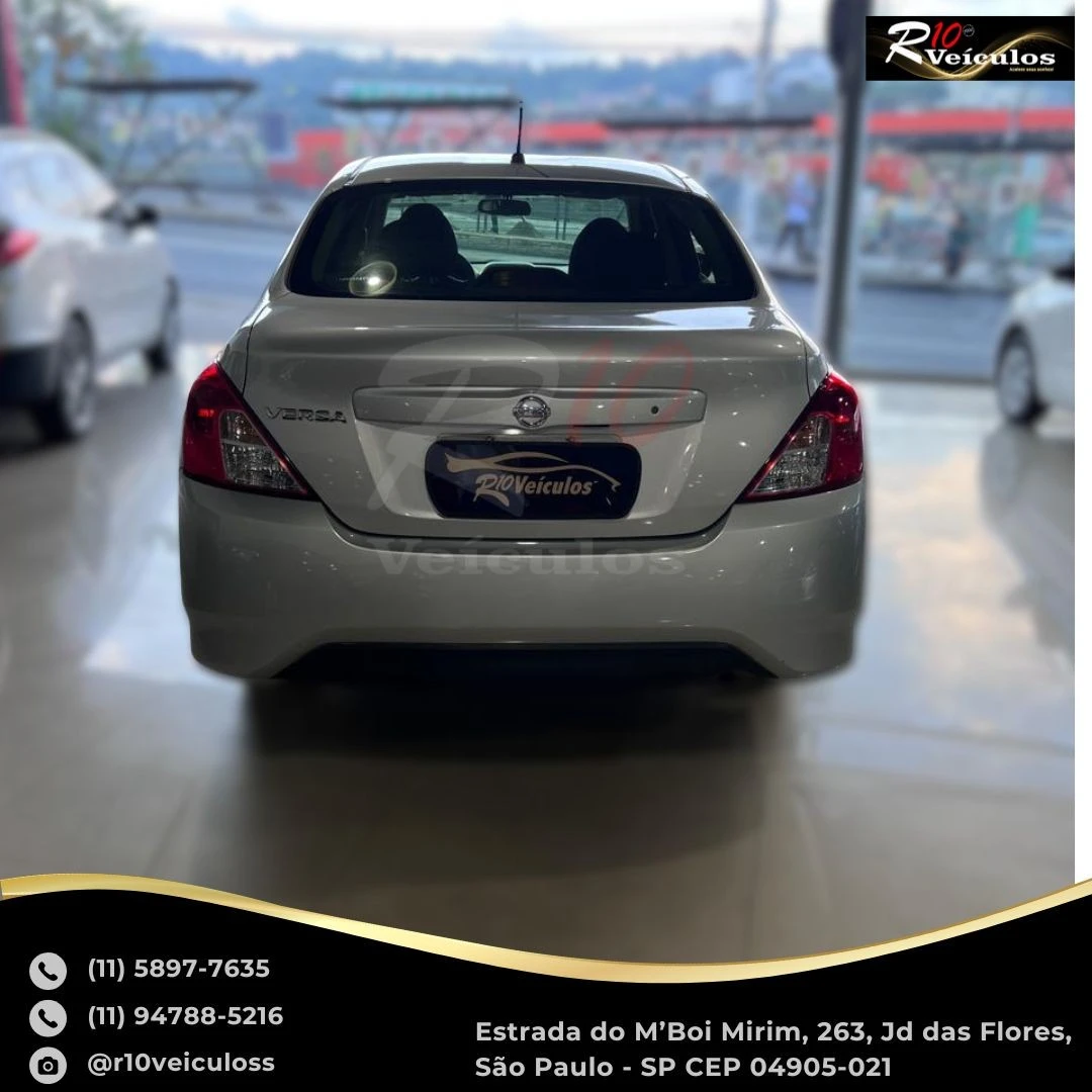 NISSAN VERSA