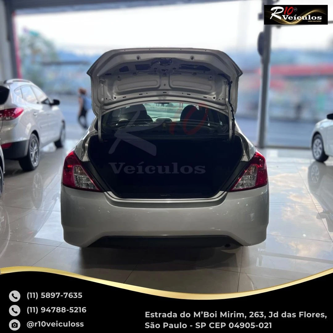 NISSAN VERSA