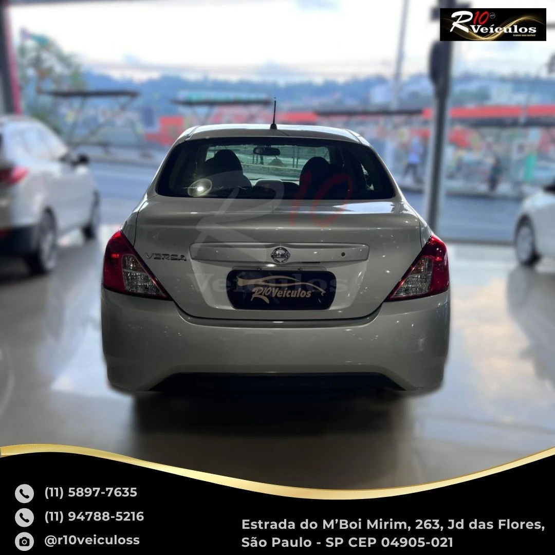 NISSAN VERSA