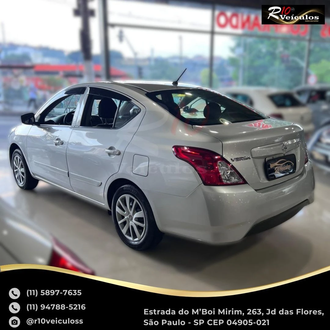 NISSAN VERSA