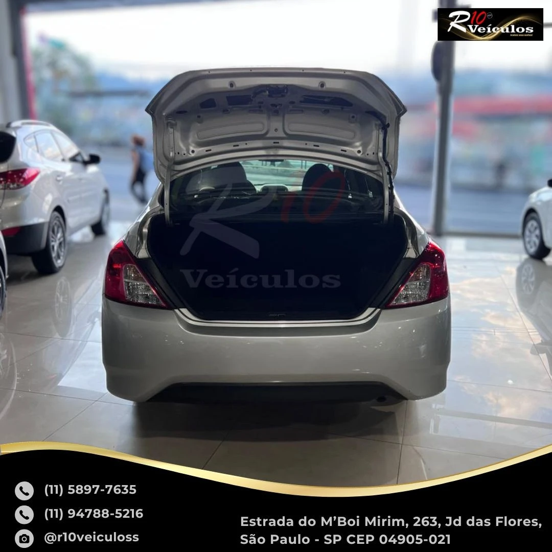 NISSAN VERSA