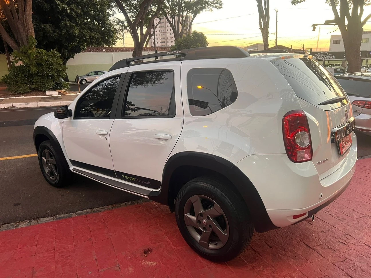 RENAULT DUSTER
