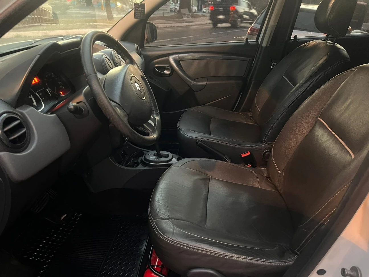 RENAULT DUSTER